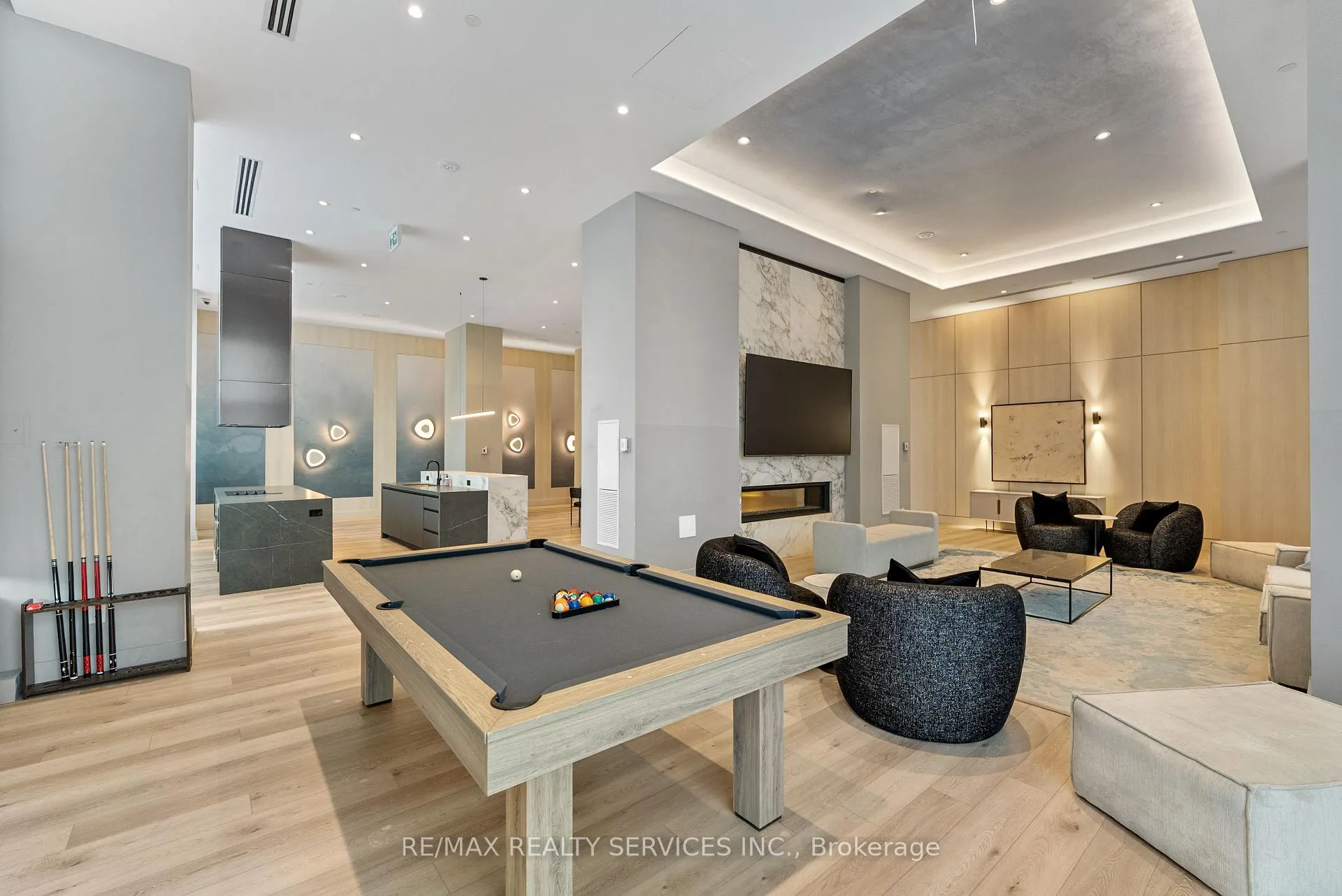 Photo 41 of Unit 314, 1063 Douglas Mccurdy Comn Circle, Mississauga, Lakeview — HOMEH