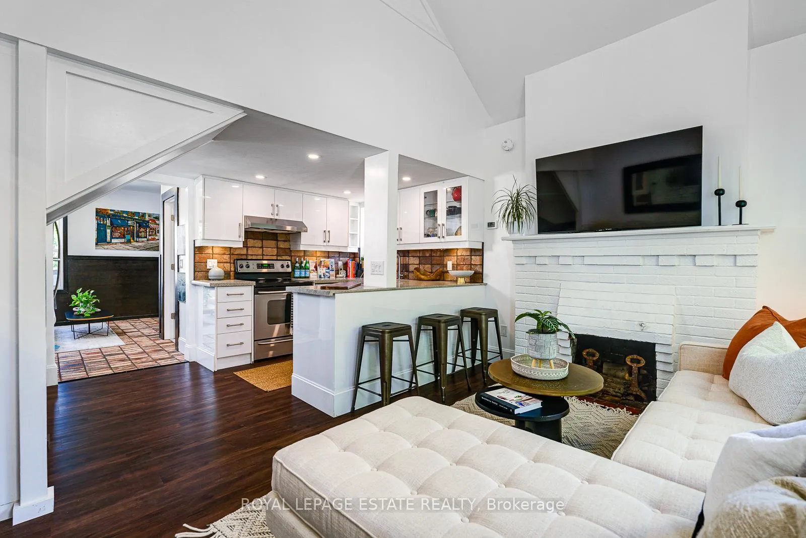 Photo 1 of 215 Pickering Street, Toronto, East End-Danforth — HOMEH