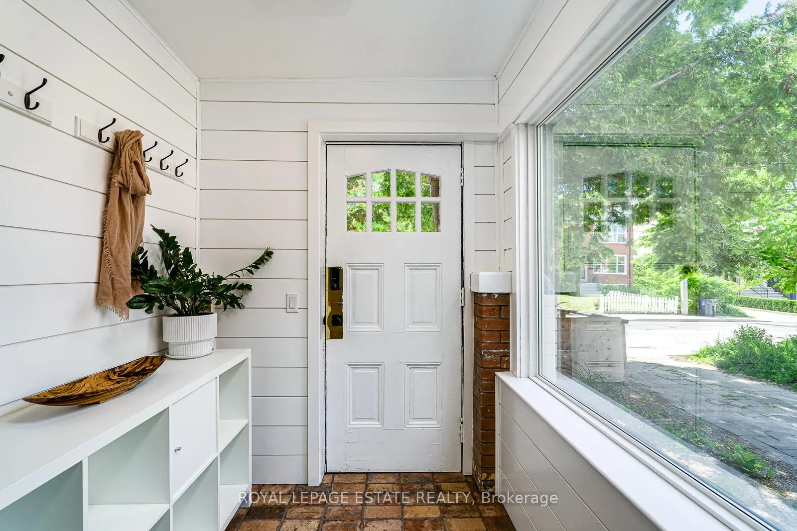 Photo 6 of 215 Pickering Street, Toronto, East End-Danforth — HOMEH