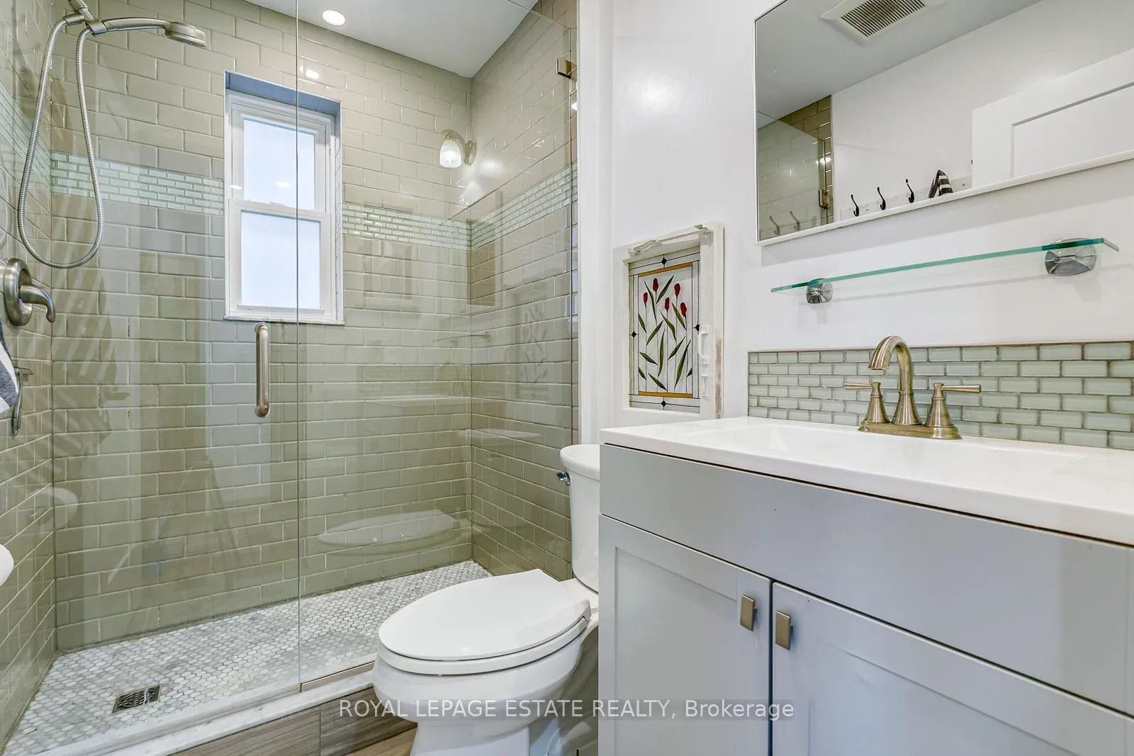 Photo 13 of 215 Pickering Street, Toronto, East End-Danforth — HOMEH
