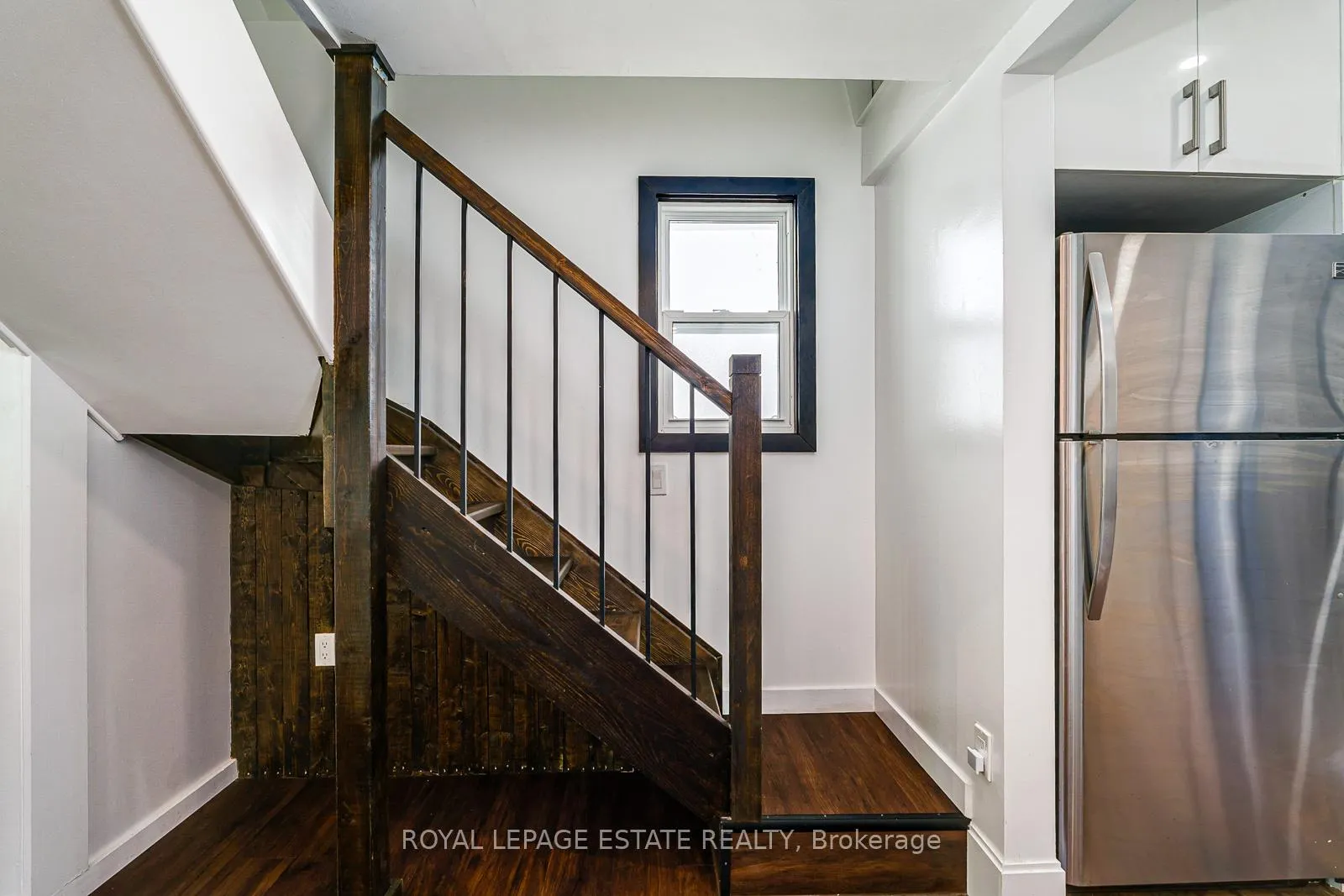 Photo 14 of 215 Pickering Street, Toronto, East End-Danforth — HOMEH
