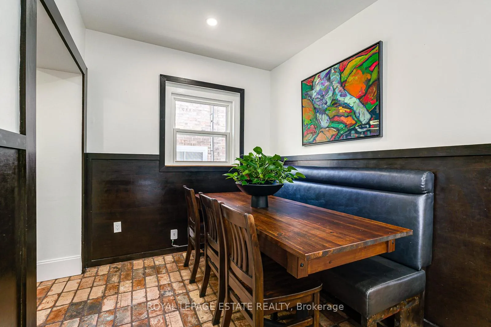 Photo 17 of 215 Pickering Street, Toronto, East End-Danforth — HOMEH