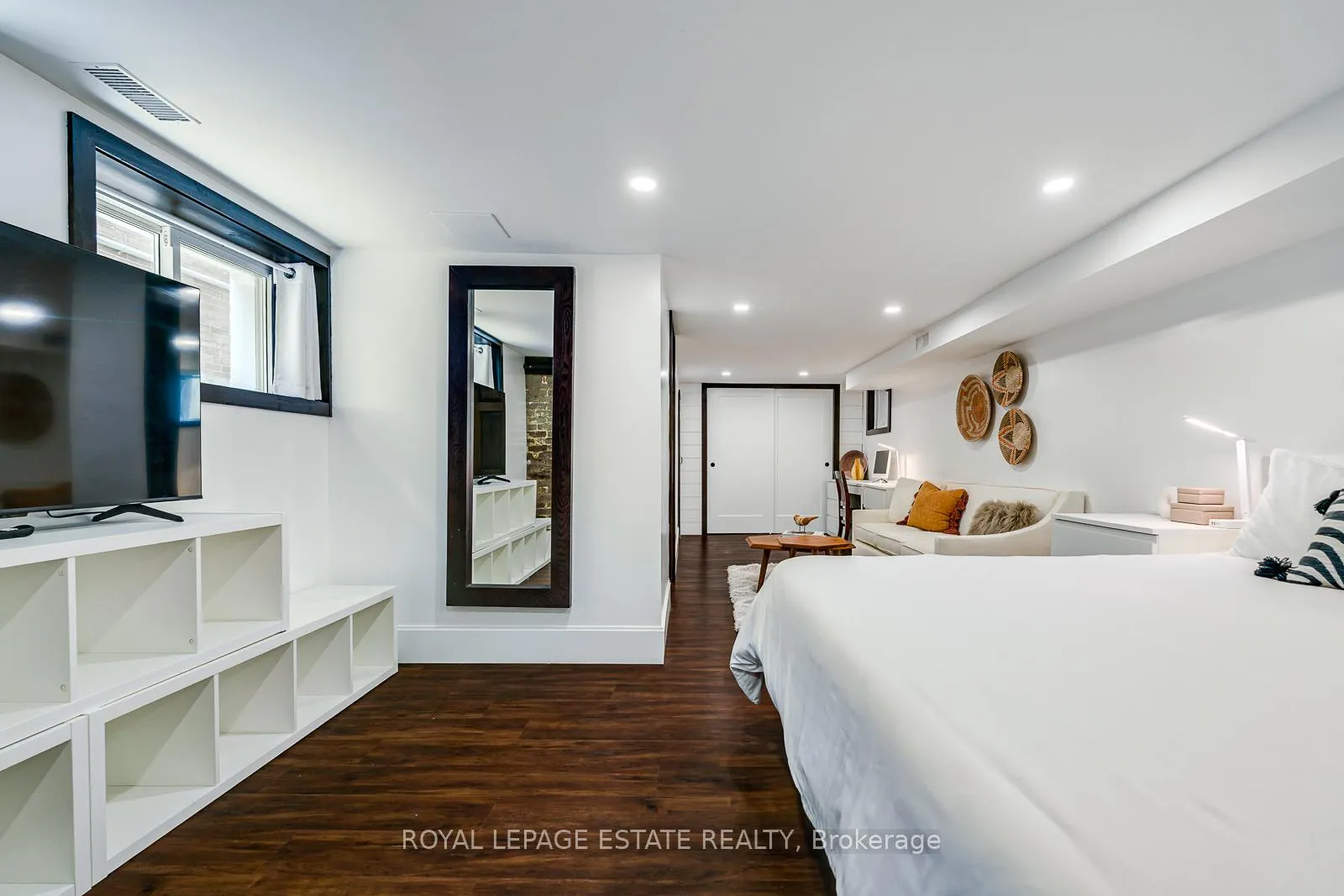 Photo 24 of 215 Pickering Street, Toronto, East End-Danforth — HOMEH