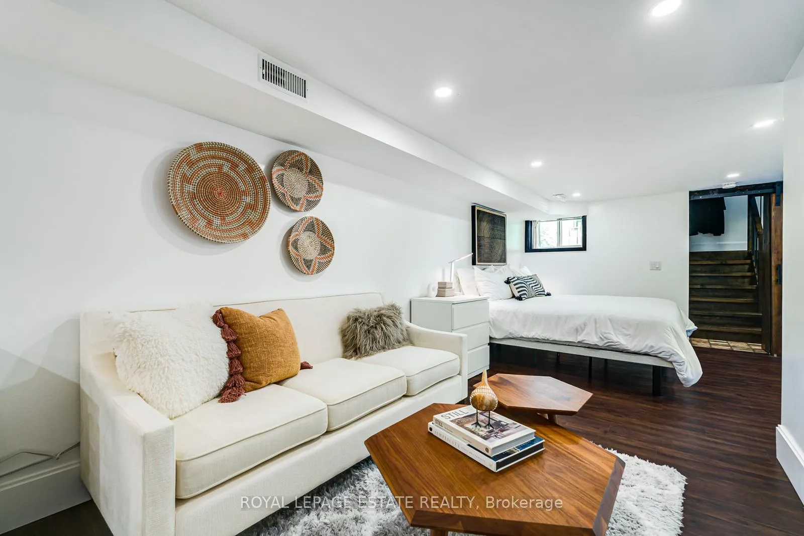 Photo 25 of 215 Pickering Street, Toronto, East End-Danforth — HOMEH