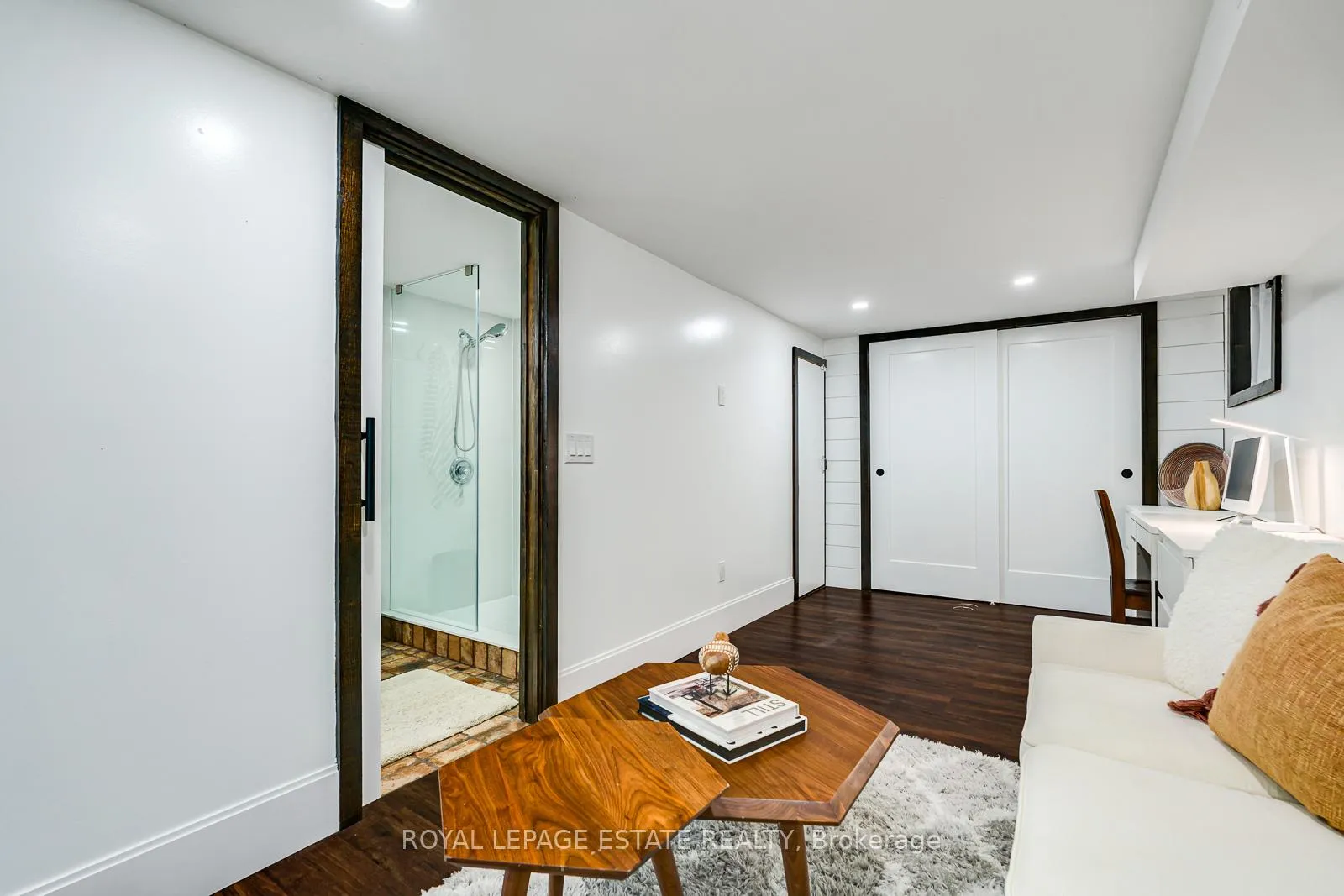Photo 32 of 215 Pickering Street, Toronto, East End-Danforth — HOMEH