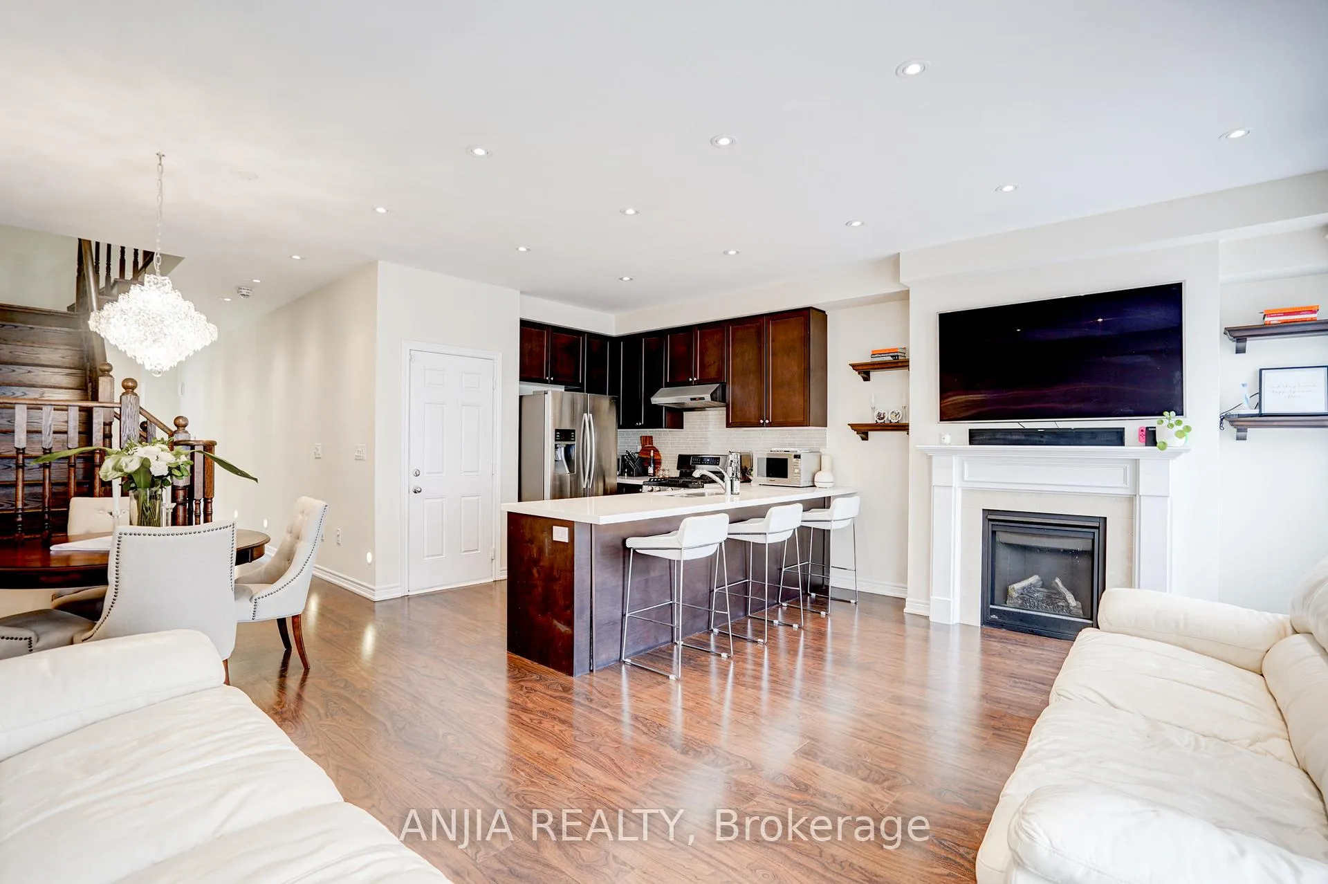 Photo 10 of 25 Collier Crescent, Markham, Wismer — HOMEH