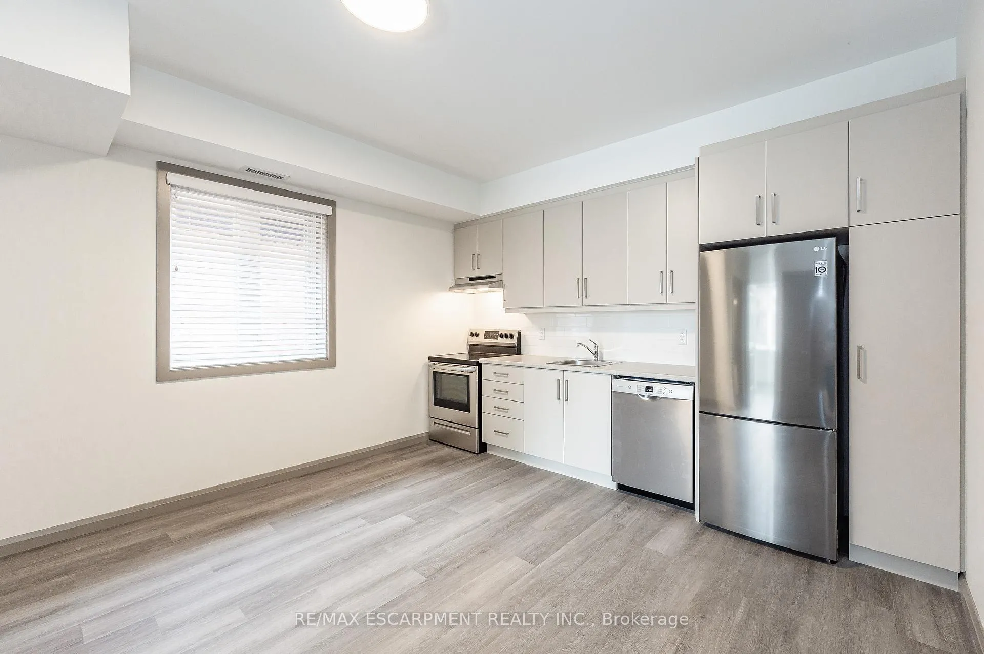 Photo 2 of Unit 1A, 36 Grant Avenue, Hamilton, Landsdale — HOMEH