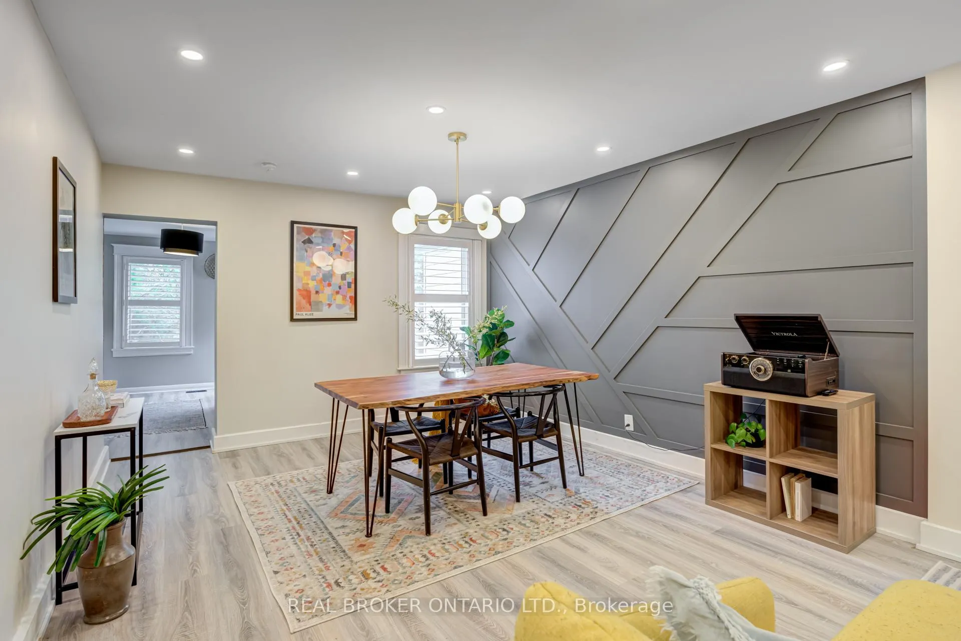 Photo 10 of 39 East Bend Avenue S, Hamilton, Stipley — HOMEH