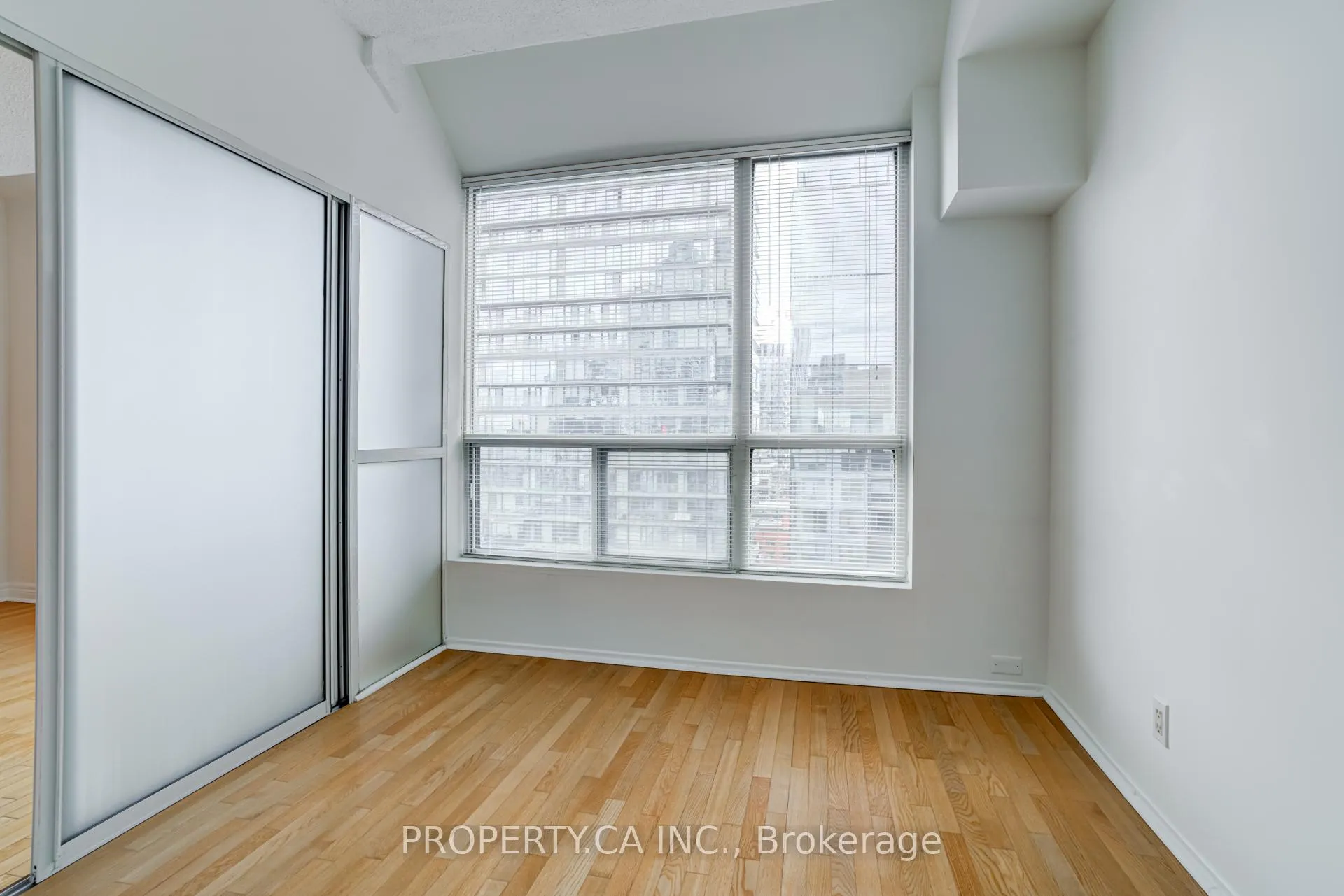Photo 8 of Unit 1703, 92 King Street E, Toronto, Church-Yonge Corridor — HOMEH