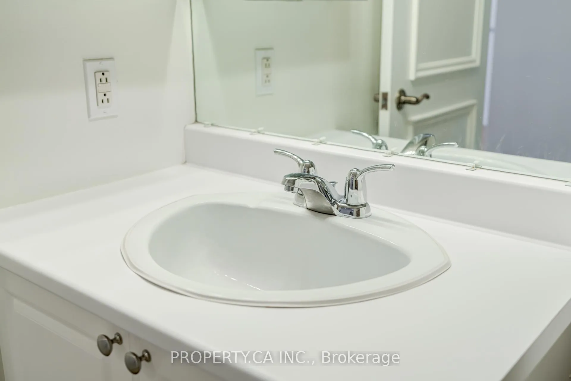 Photo 12 of Unit 1703, 92 King Street E, Toronto, Church-Yonge Corridor — HOMEH