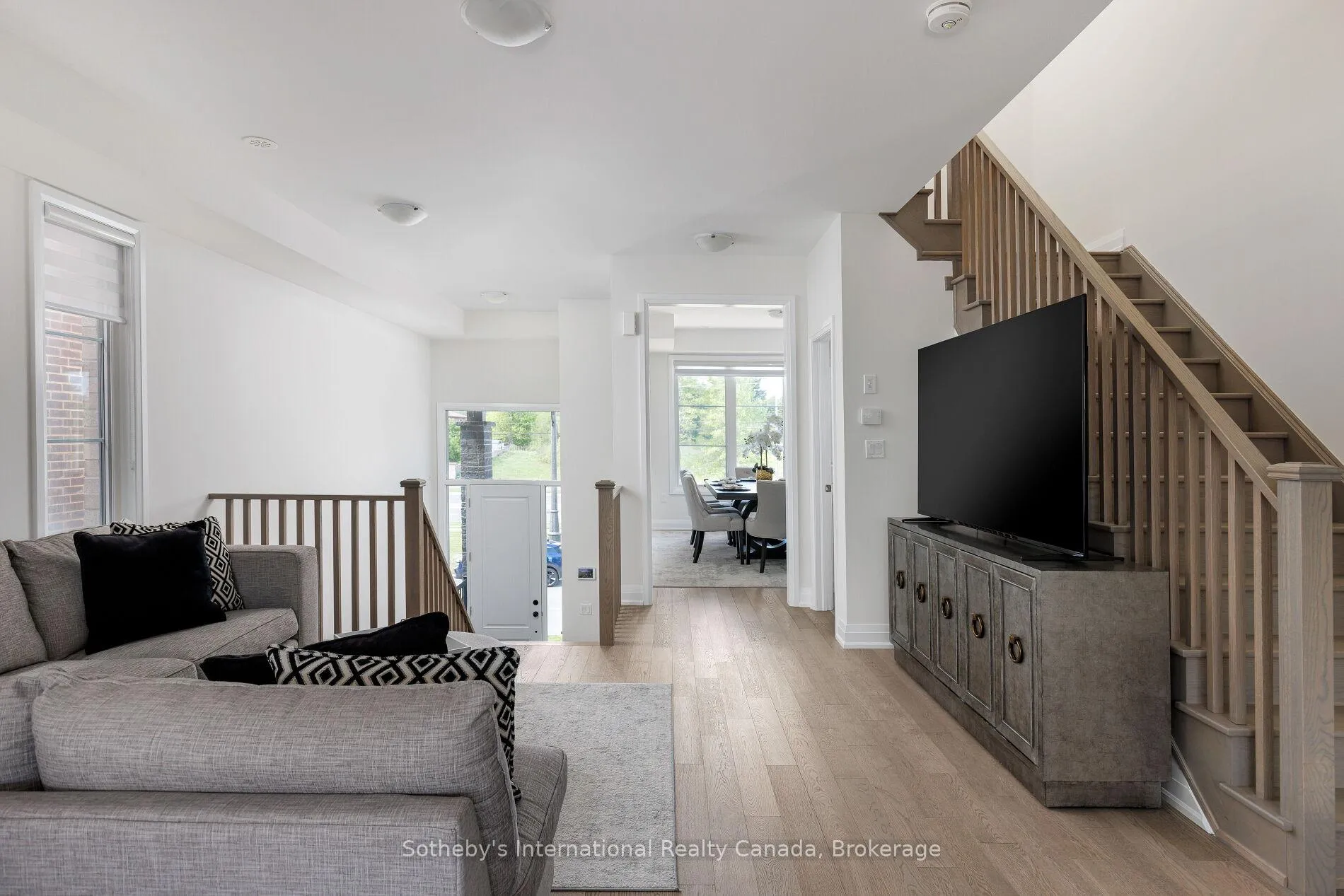 Photo 6 of 1492 Yellow Rose Circle, Oakville, Glen Abbey — HOMEH