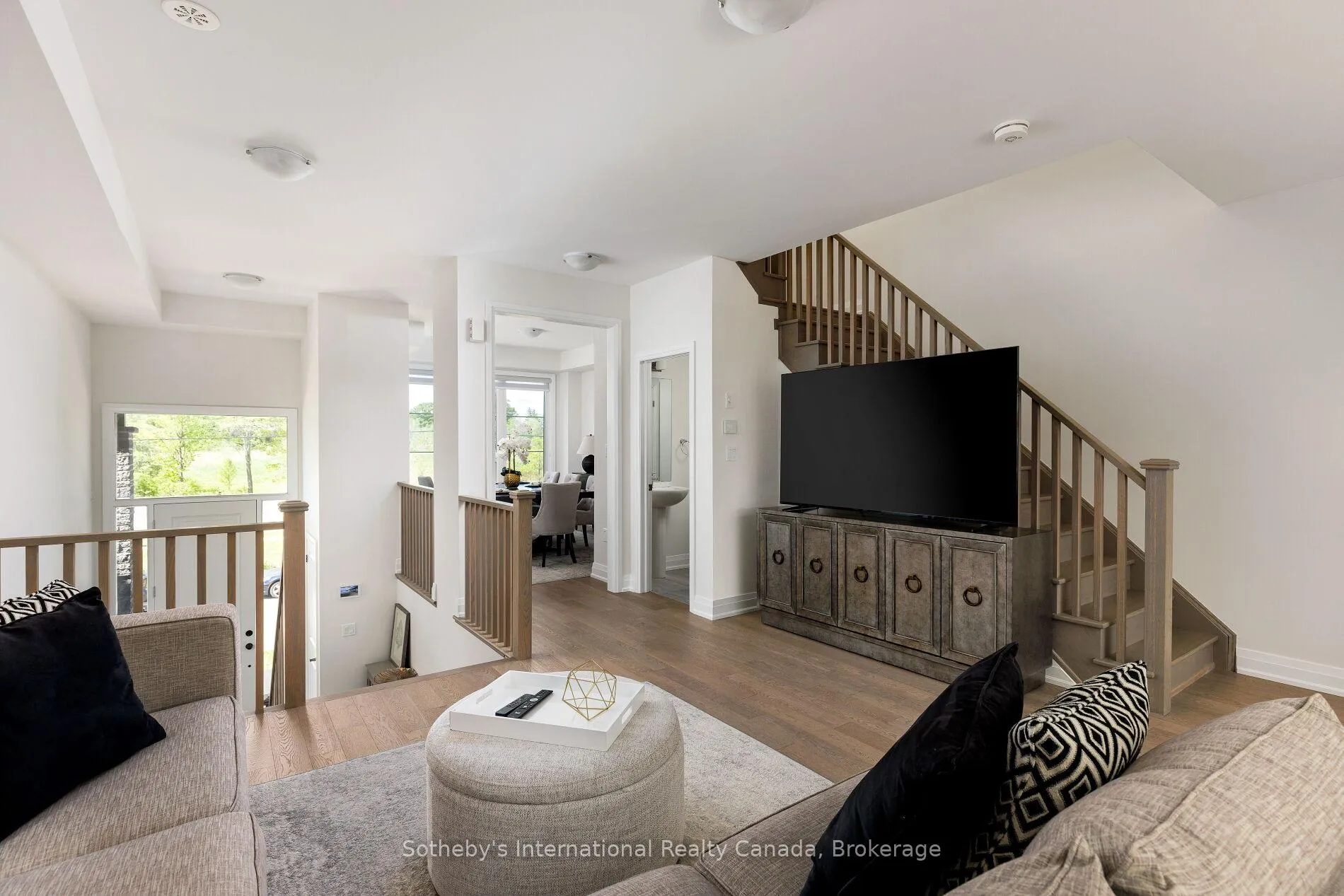 Photo 7 of 1492 Yellow Rose Circle, Oakville, Glen Abbey — HOMEH