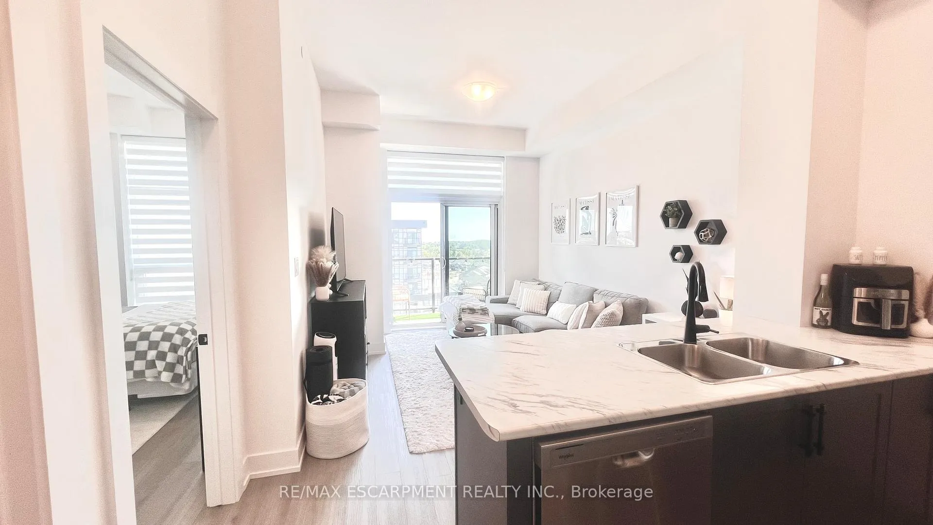 Photo 2 of Unit 1208, 460 Dundas Street E, Hamilton, Waterdown — HOMEH