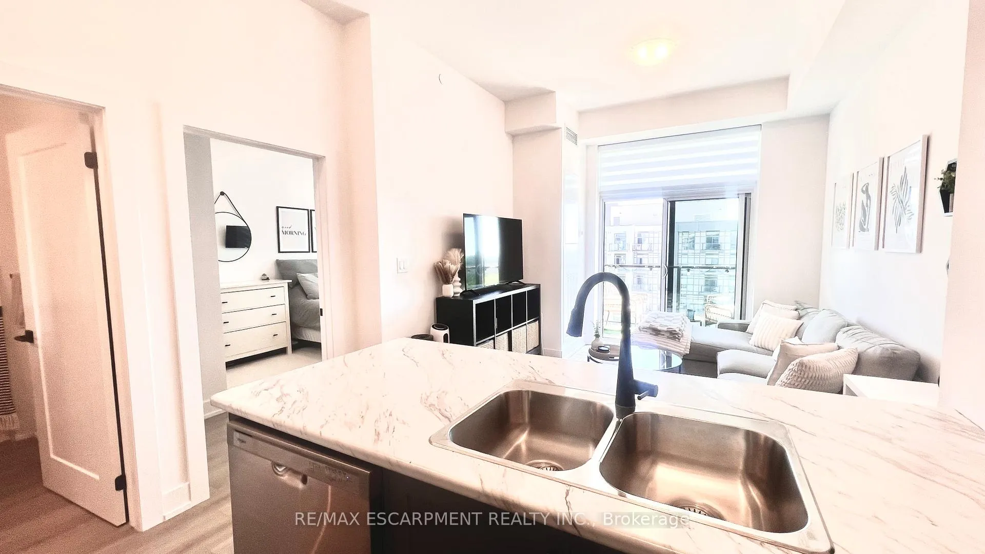Photo 3 of Unit 1208, 460 Dundas Street E, Hamilton, Waterdown — HOMEH