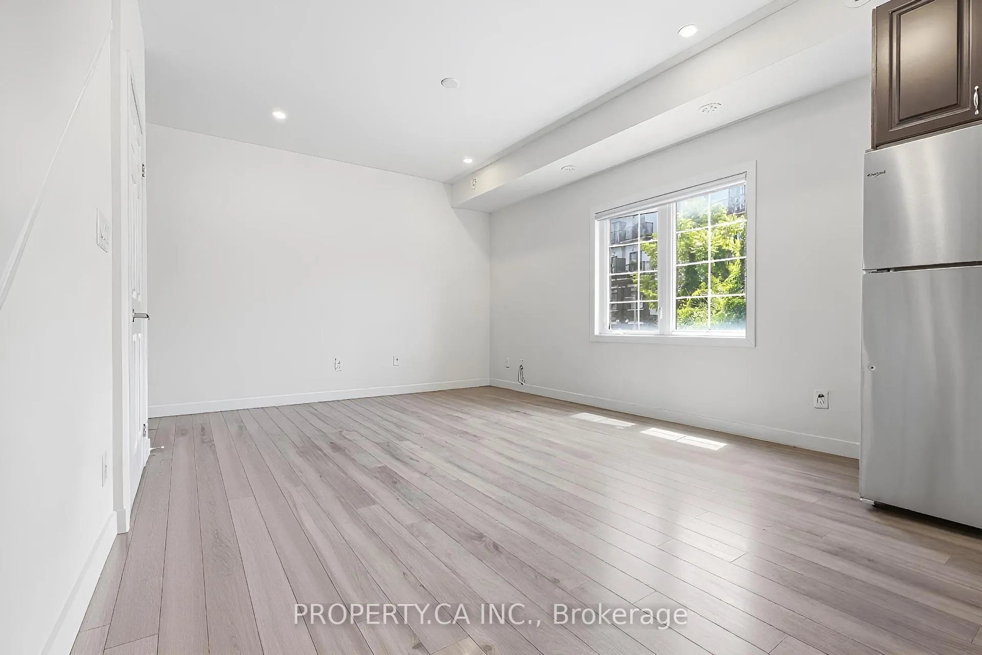 Photo 8 of 7 Forbes Avenue, Toronto, Keelesdale-Eglinton West — HOMEH