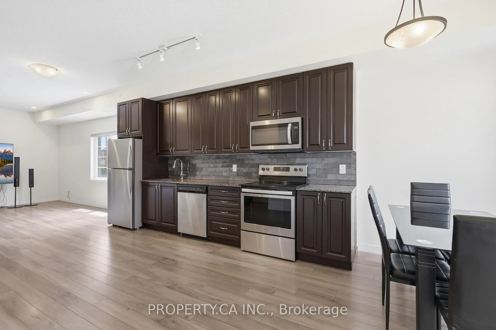 Photo 9 of 7 Forbes Avenue, Toronto, Keelesdale-Eglinton West — HOMEH