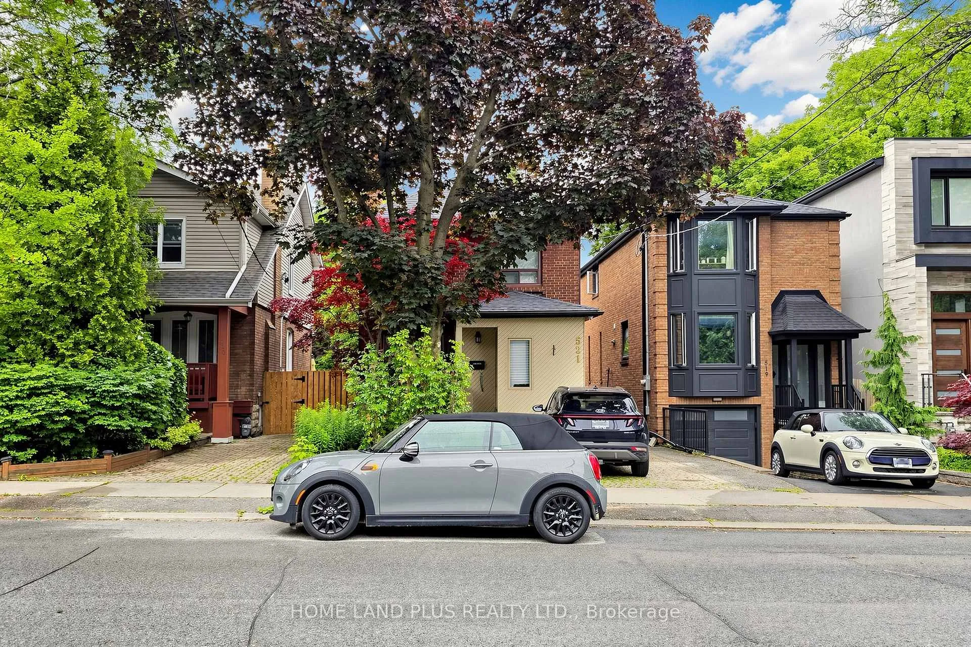 Front of 521 Hillsdale Avenue E
