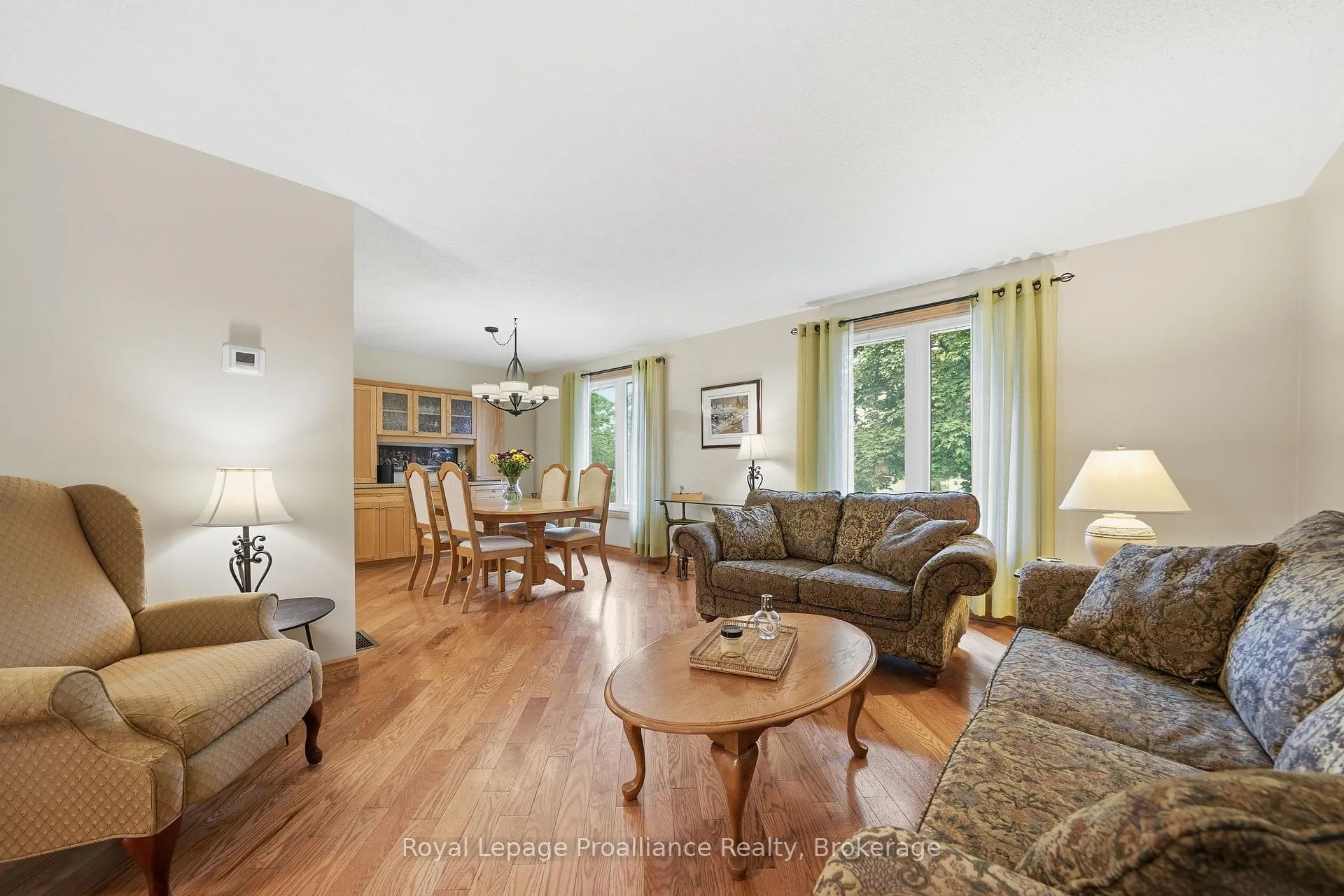 Photo 2 of 40 Springbrook Crescent, Belleville, Belleville Ward — HOMEH