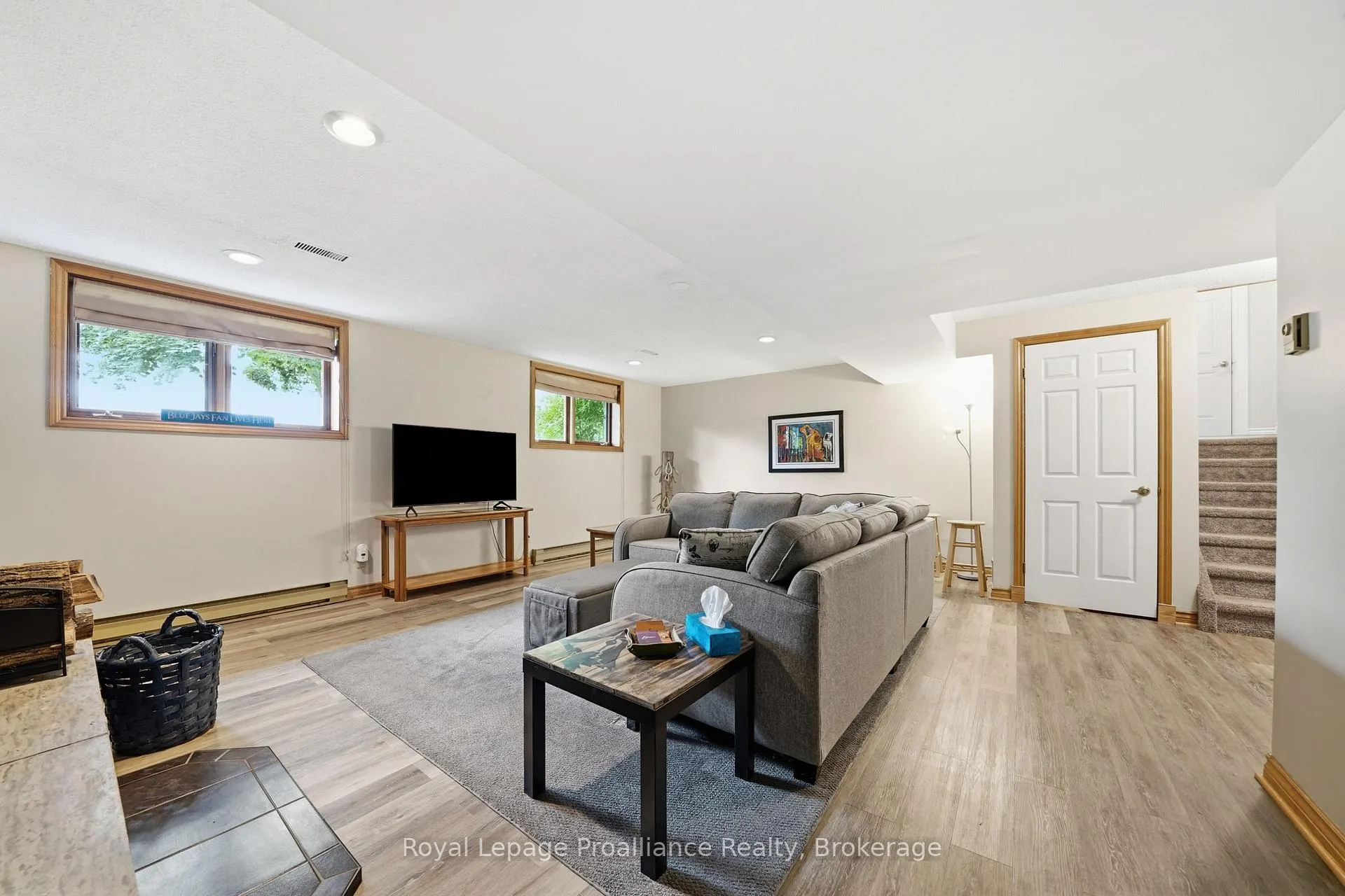 Photo 22 of 40 Springbrook Crescent, Belleville, Belleville Ward — HOMEH