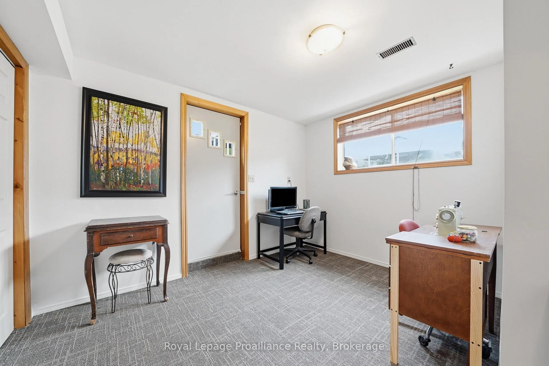 Photo 27 of 40 Springbrook Crescent, Belleville, Belleville Ward — HOMEH