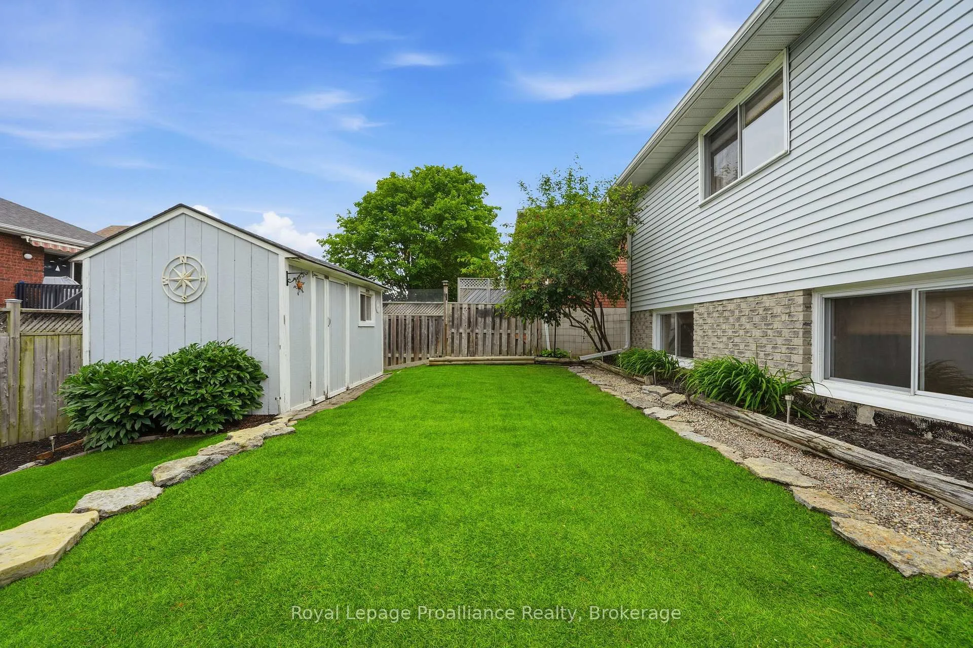 Photo 38 of 40 Springbrook Crescent, Belleville, Belleville Ward — HOMEH