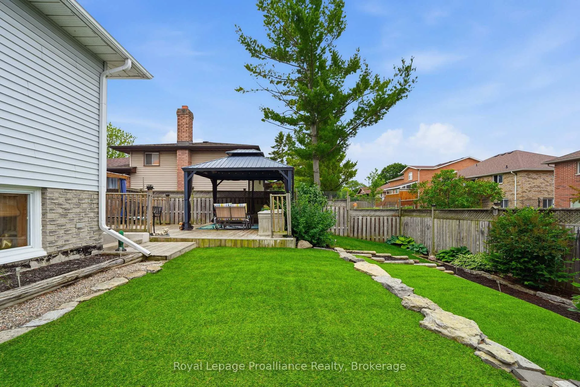 Photo 40 of 40 Springbrook Crescent, Belleville, Belleville Ward — HOMEH