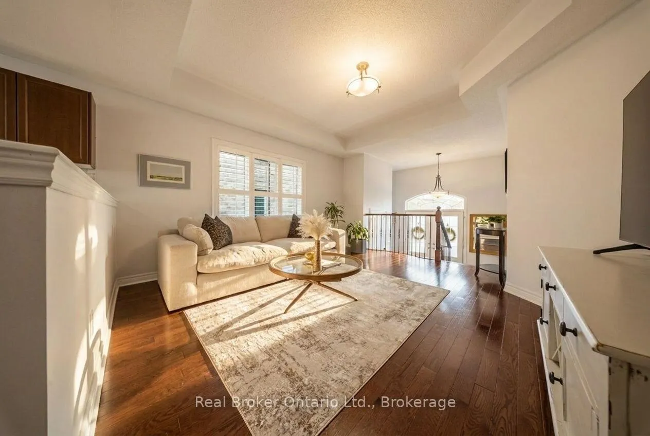 Photo 5 of 419 Rideau River Street, Waterloo — HOMEH