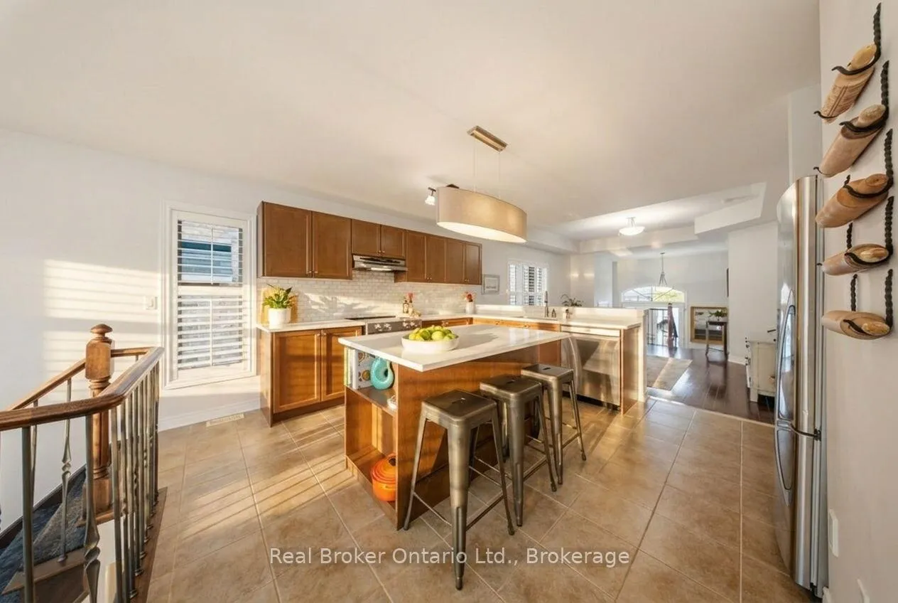 Photo 6 of 419 Rideau River Street, Waterloo — HOMEH