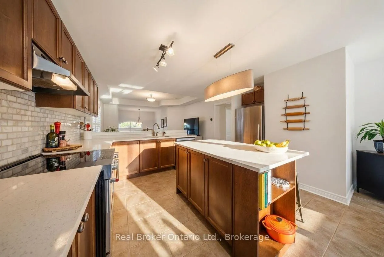 Photo 8 of 419 Rideau River Street, Waterloo — HOMEH