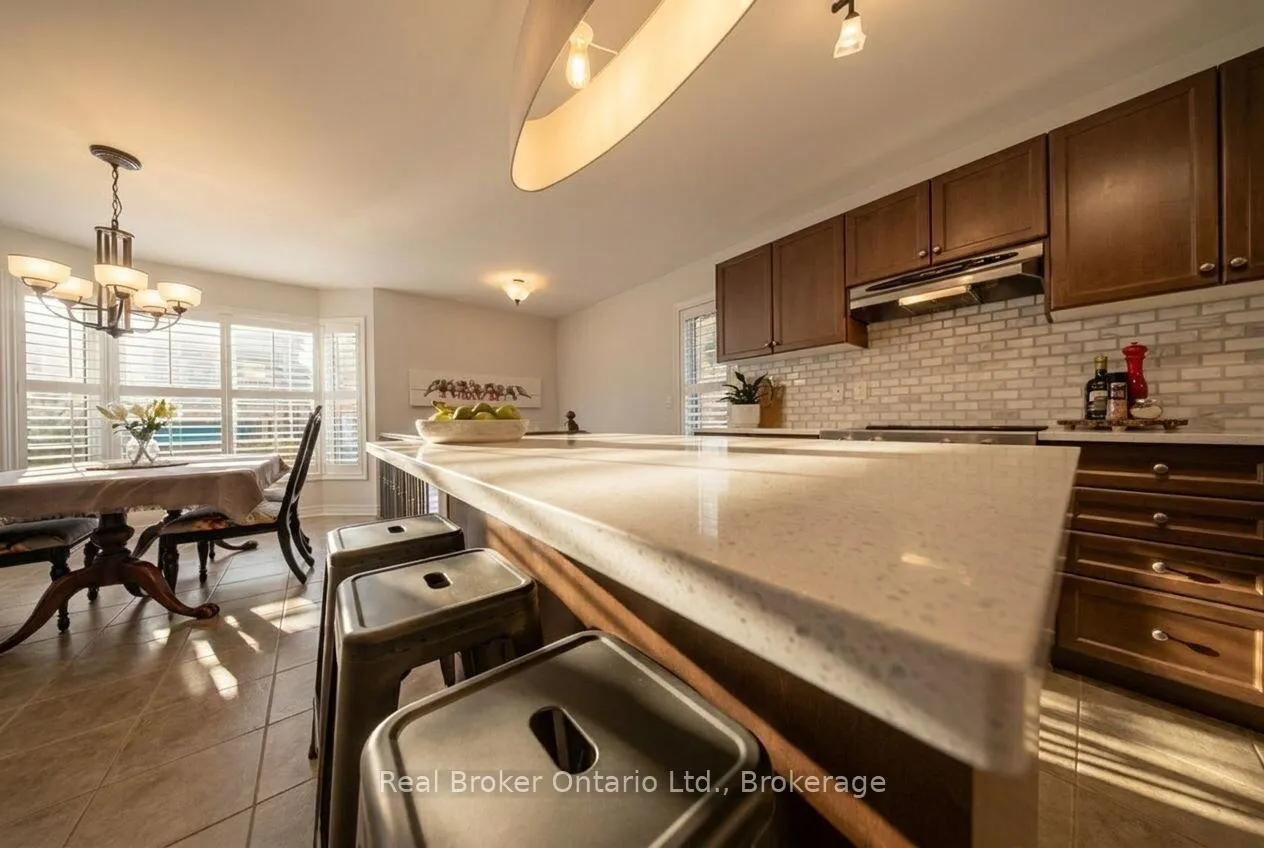Photo 10 of 419 Rideau River Street, Waterloo — HOMEH