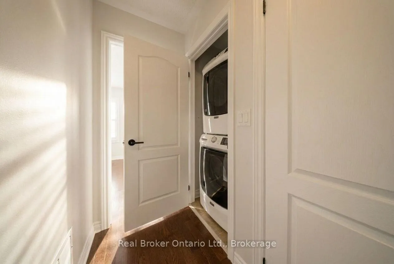 Photo 13 of 419 Rideau River Street, Waterloo — HOMEH