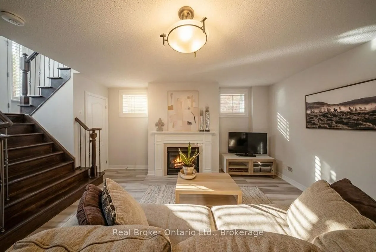 Photo 18 of 419 Rideau River Street, Waterloo — HOMEH