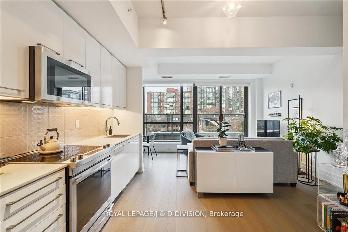 Photo 4 of Unit 405, 90 Niagara Street, Toronto, Niagara — HOMEH