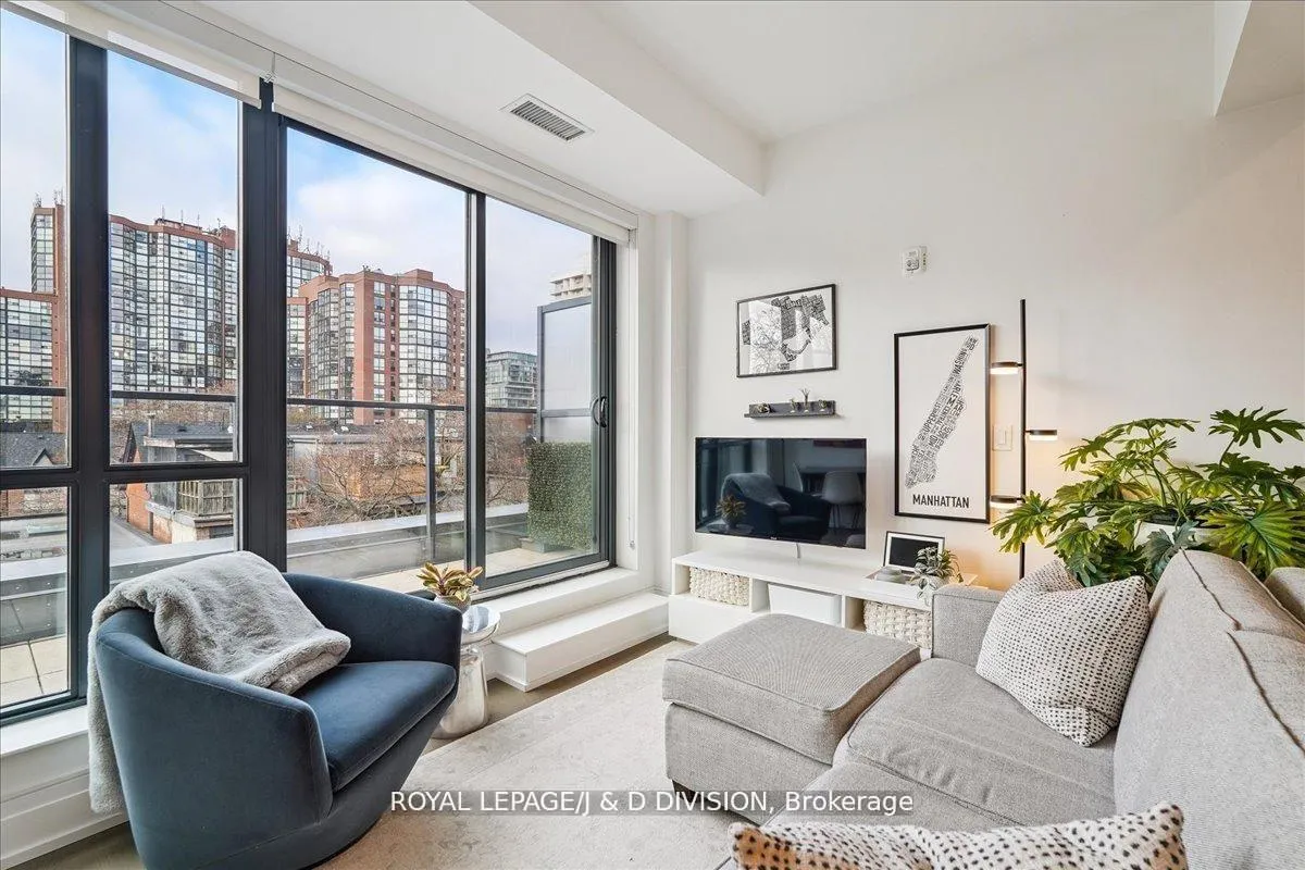 Photo 5 of Unit 405, 90 Niagara Street, Toronto, Niagara — HOMEH