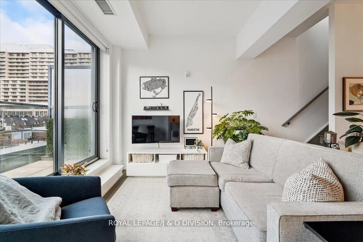 Photo 14 of Unit 405, 90 Niagara Street, Toronto, Niagara — HOMEH