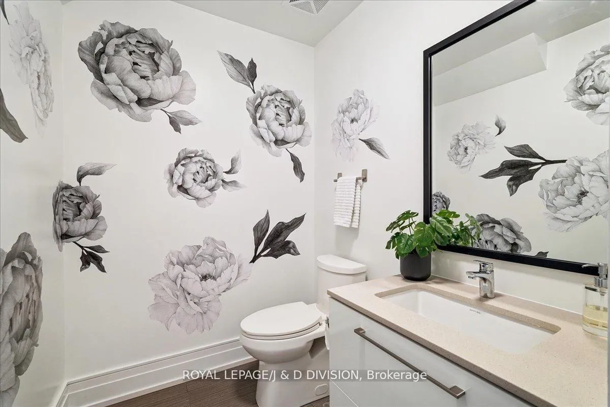 Photo 19 of Unit 405, 90 Niagara Street, Toronto, Niagara — HOMEH