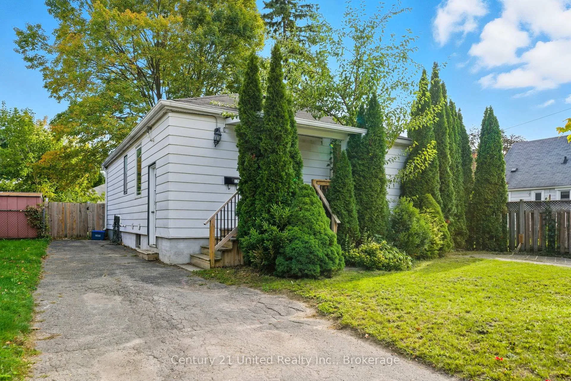 Photo 1 of 559 Hamilton Street, Peterborough, Otonabee Ward 1 — HOMEH