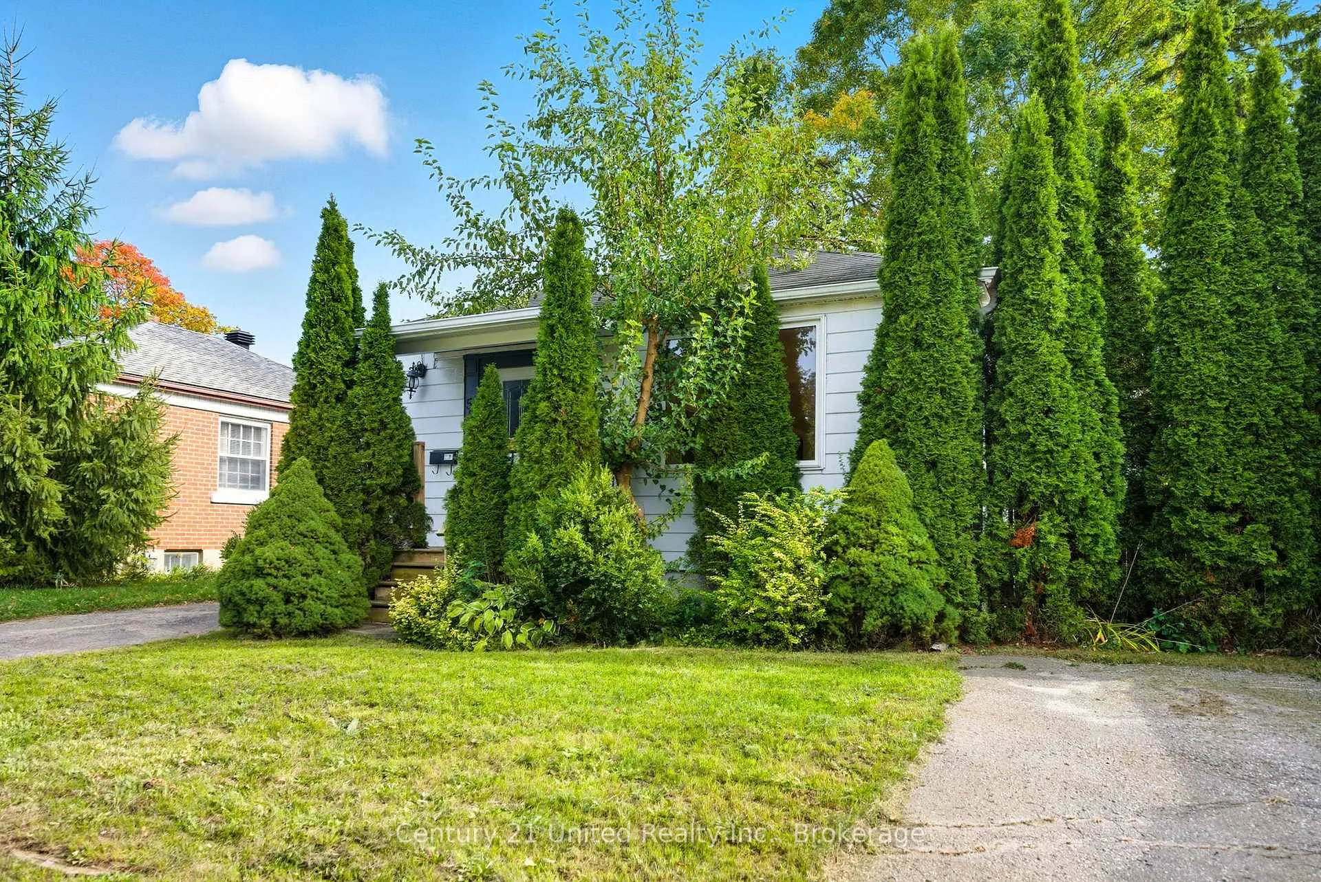 Photo 3 of 559 Hamilton Street, Peterborough, Otonabee Ward 1 — HOMEH