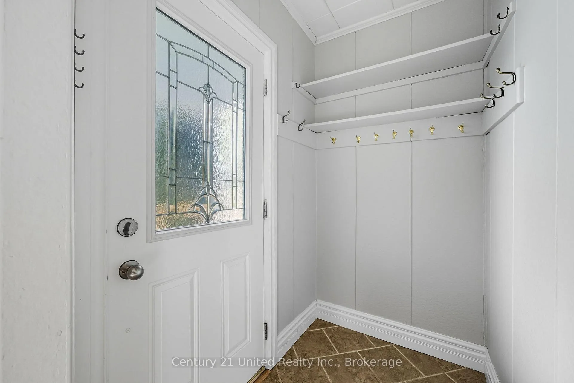 Photo 4 of 559 Hamilton Street, Peterborough, Otonabee Ward 1 — HOMEH