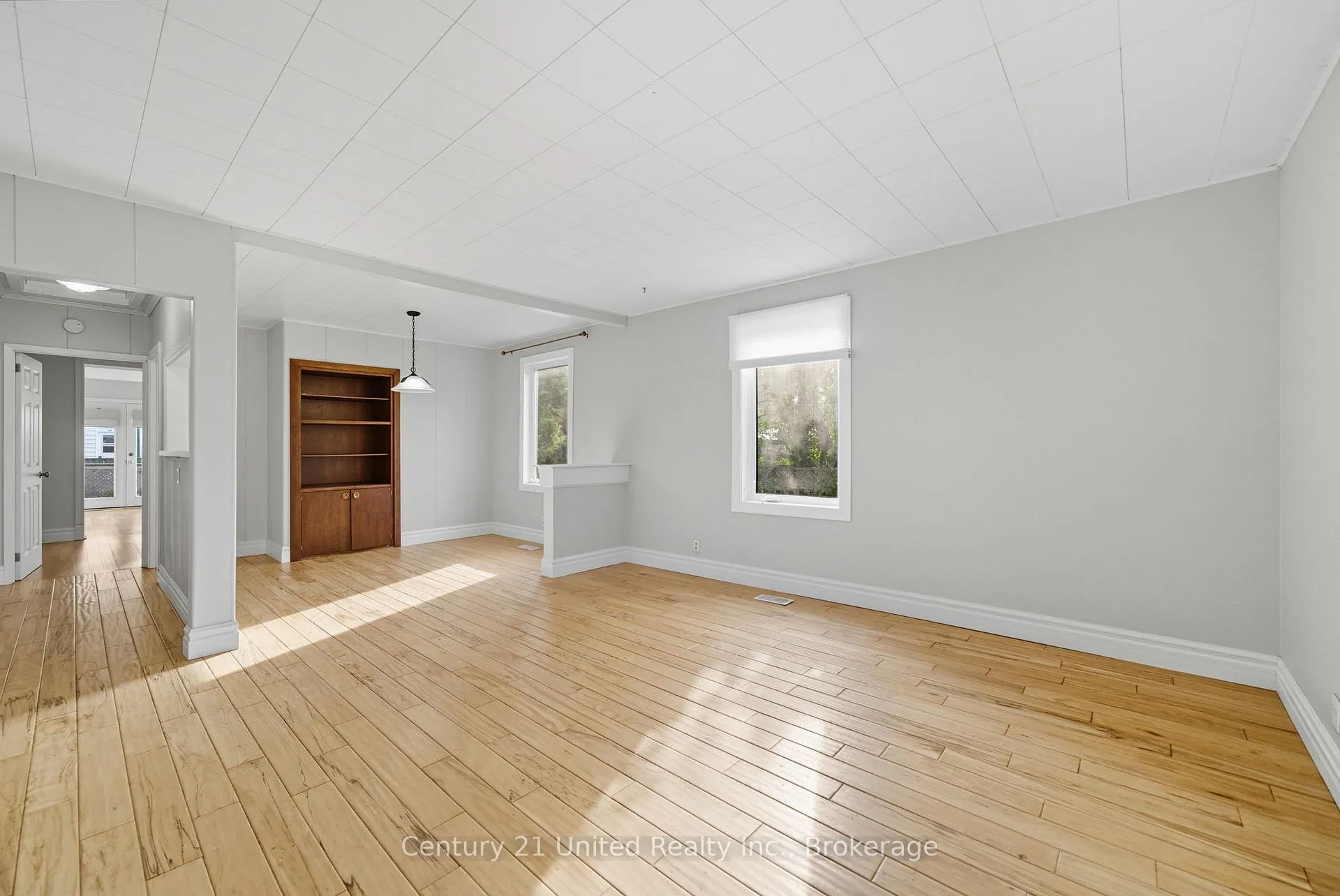 Photo 5 of 559 Hamilton Street, Peterborough, Otonabee Ward 1 — HOMEH