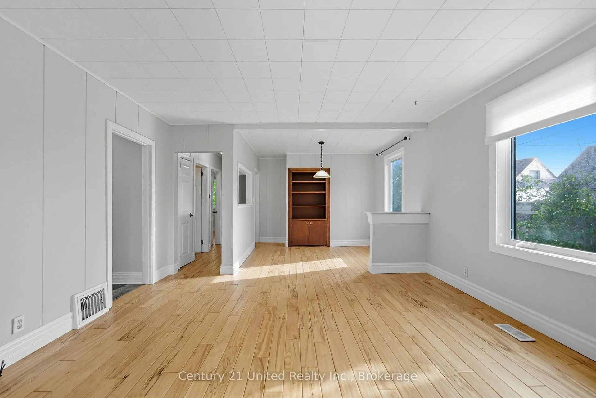 Photo 6 of 559 Hamilton Street, Peterborough, Otonabee Ward 1 — HOMEH