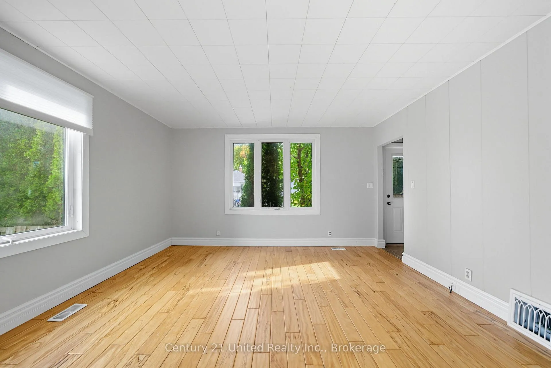 Photo 9 of 559 Hamilton Street, Peterborough, Otonabee Ward 1 — HOMEH