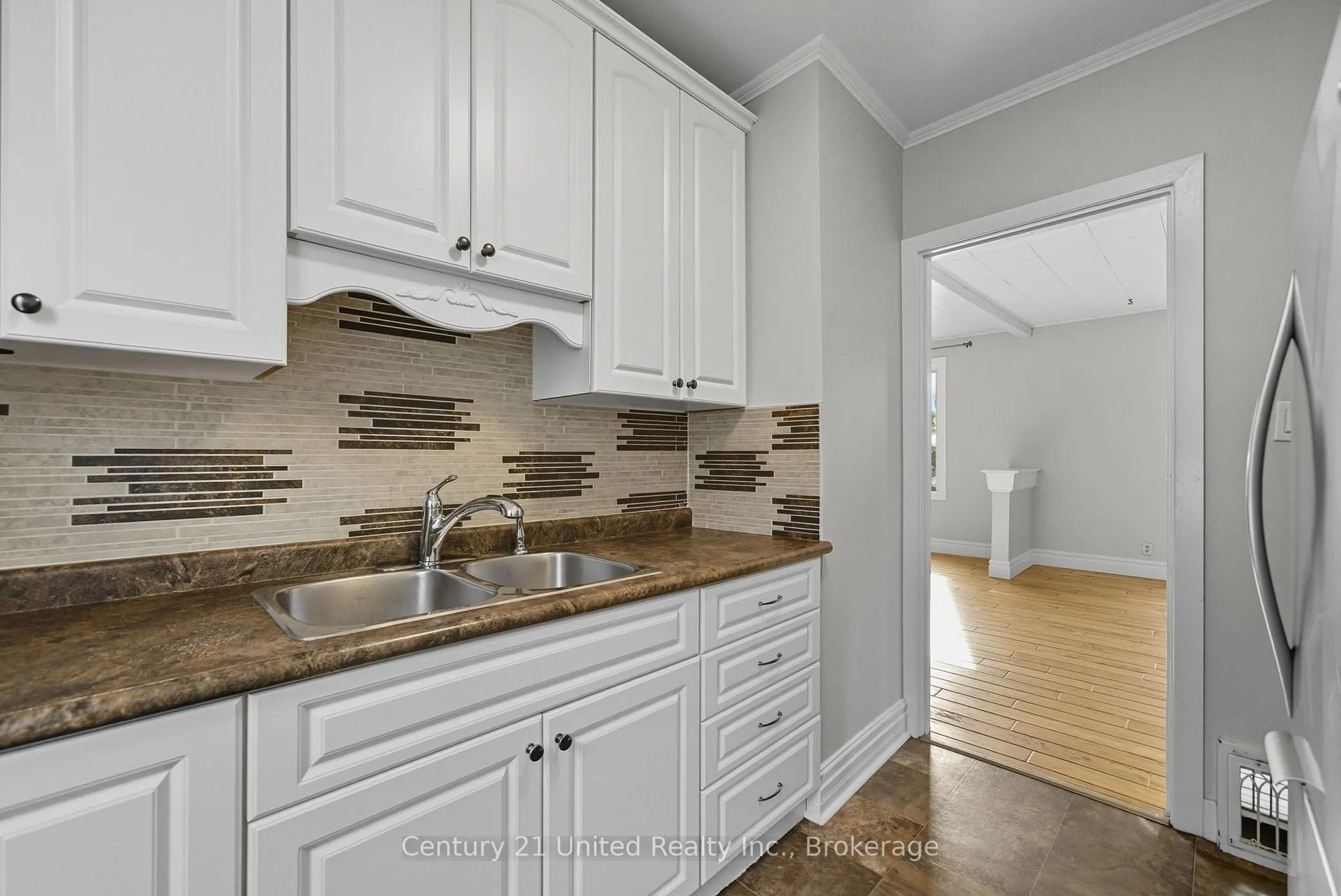 Photo 12 of 559 Hamilton Street, Peterborough, Otonabee Ward 1 — HOMEH