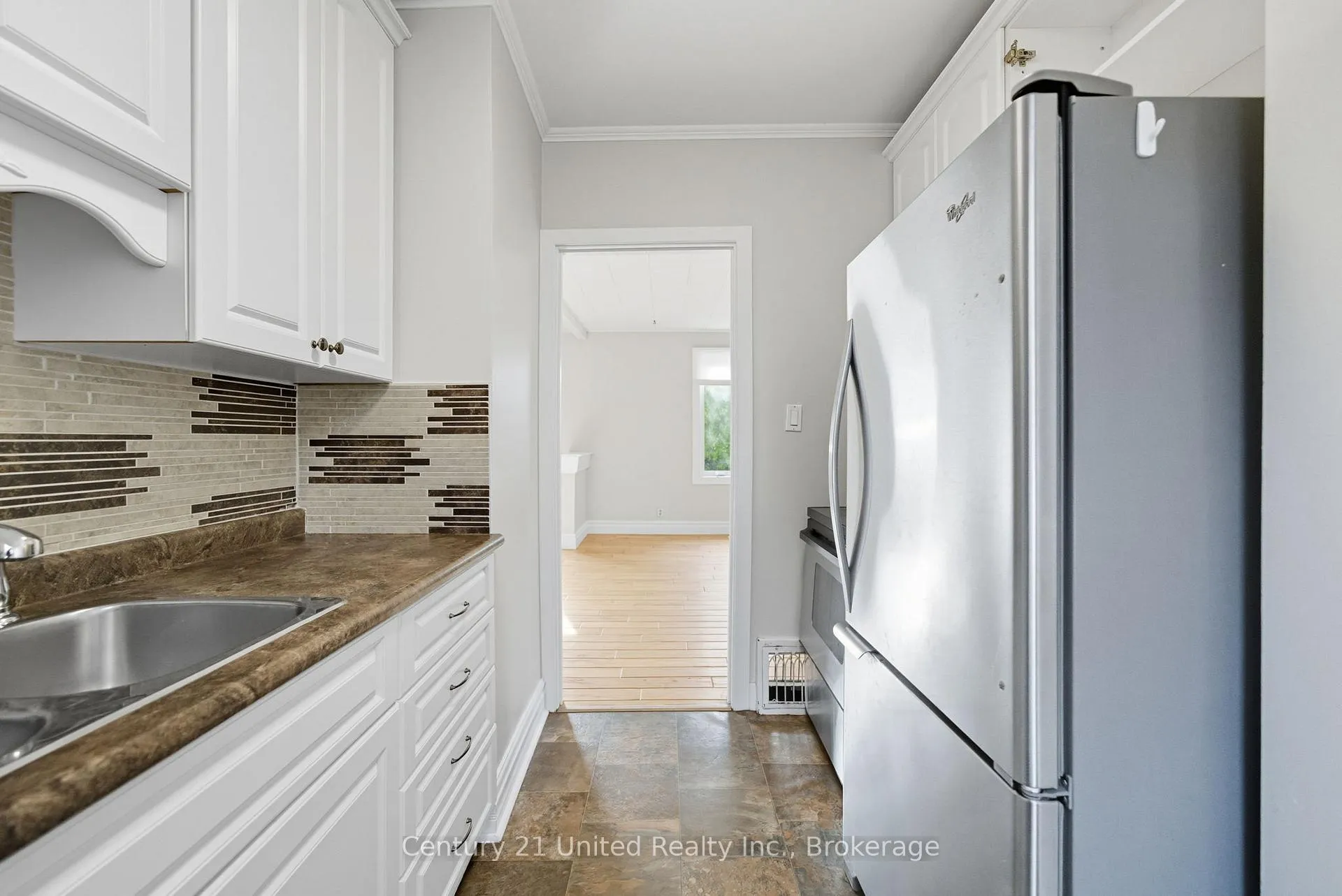 Photo 13 of 559 Hamilton Street, Peterborough, Otonabee Ward 1 — HOMEH