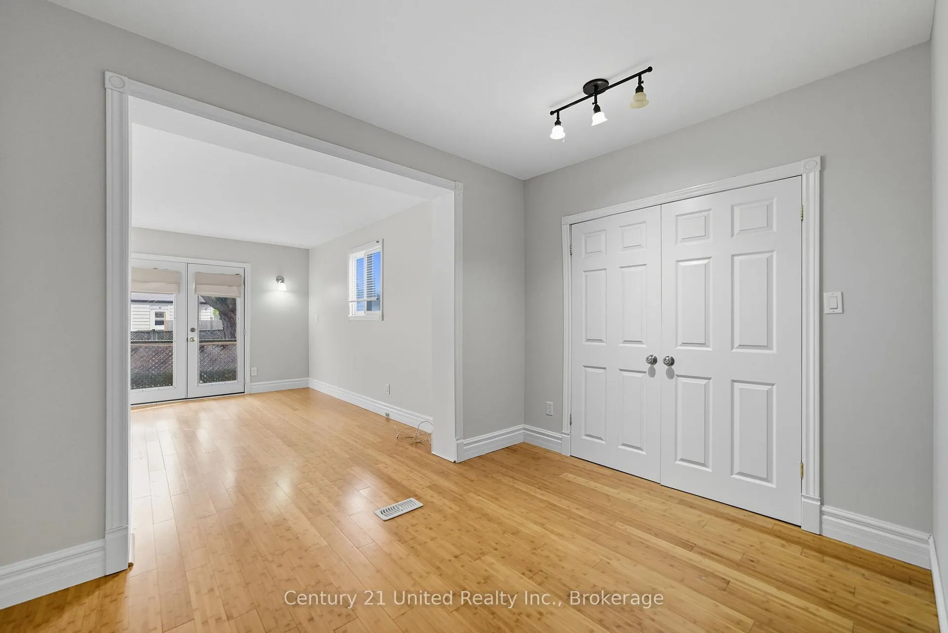 Photo 24 of 559 Hamilton Street, Peterborough, Otonabee Ward 1 — HOMEH