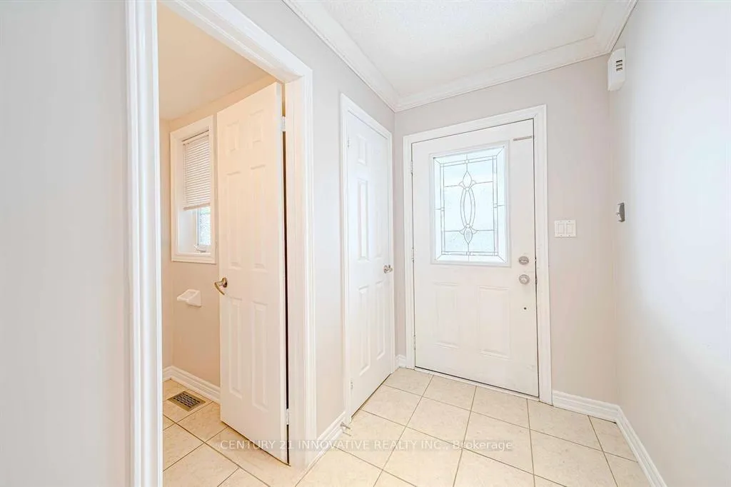 Photo 4 of 63 Kirkland Place, Whitby, Williamsburg — HOMEH