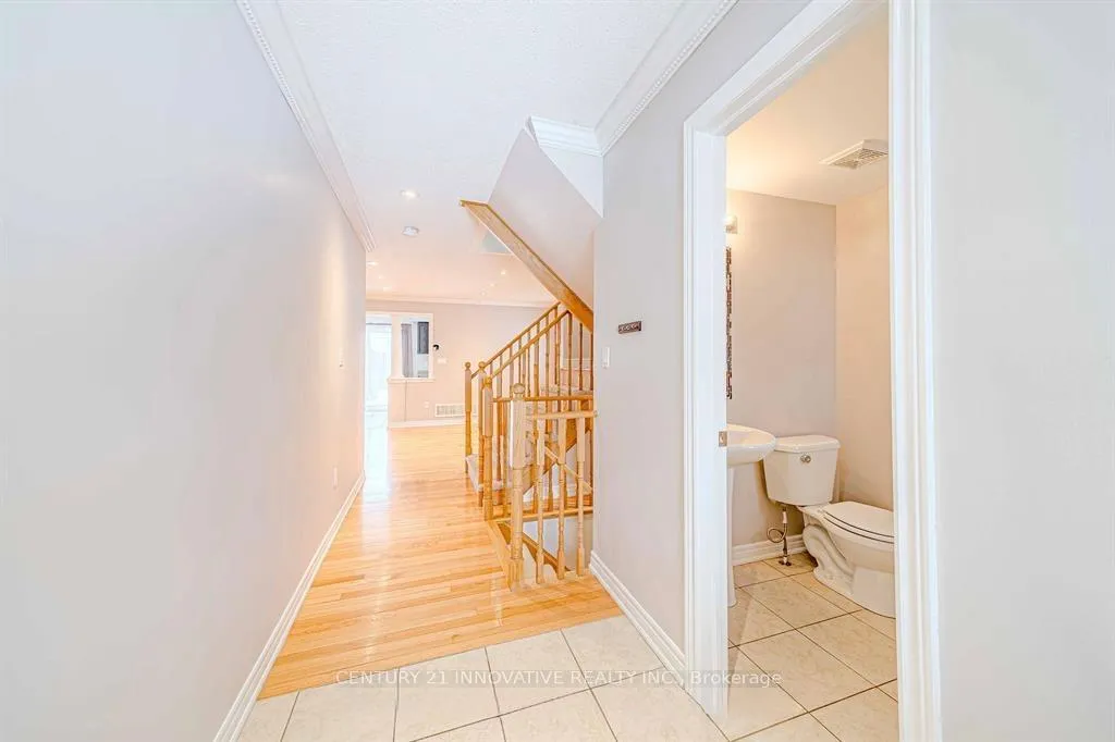 Photo 5 of 63 Kirkland Place, Whitby, Williamsburg — HOMEH