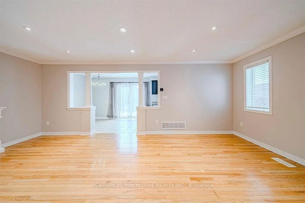 Photo 7 of 63 Kirkland Place, Whitby, Williamsburg — HOMEH