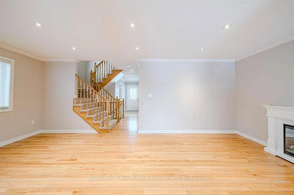 Photo 9 of 63 Kirkland Place, Whitby, Williamsburg — HOMEH