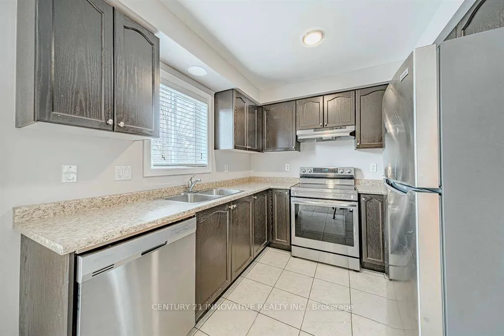 Photo 14 of 63 Kirkland Place, Whitby, Williamsburg — HOMEH